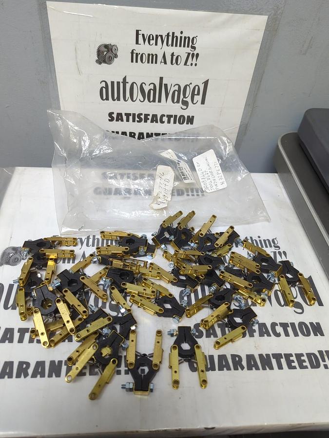 SACMI USA GROUP,8JJA09144D0000,CARBON BRUSH GRIPPER LOT OF 31 NOS