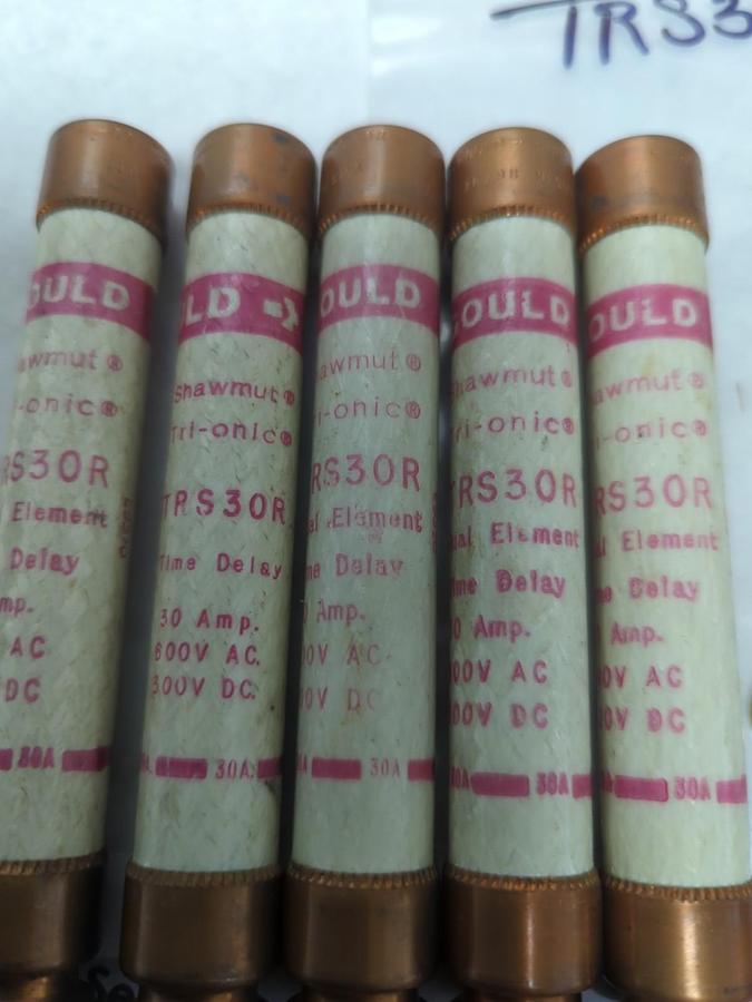 Used GOULD SHAWMUT,TRS30R,TRI-ONIC 30 AMP FUSE LOT OF 5 PRE-OWNED