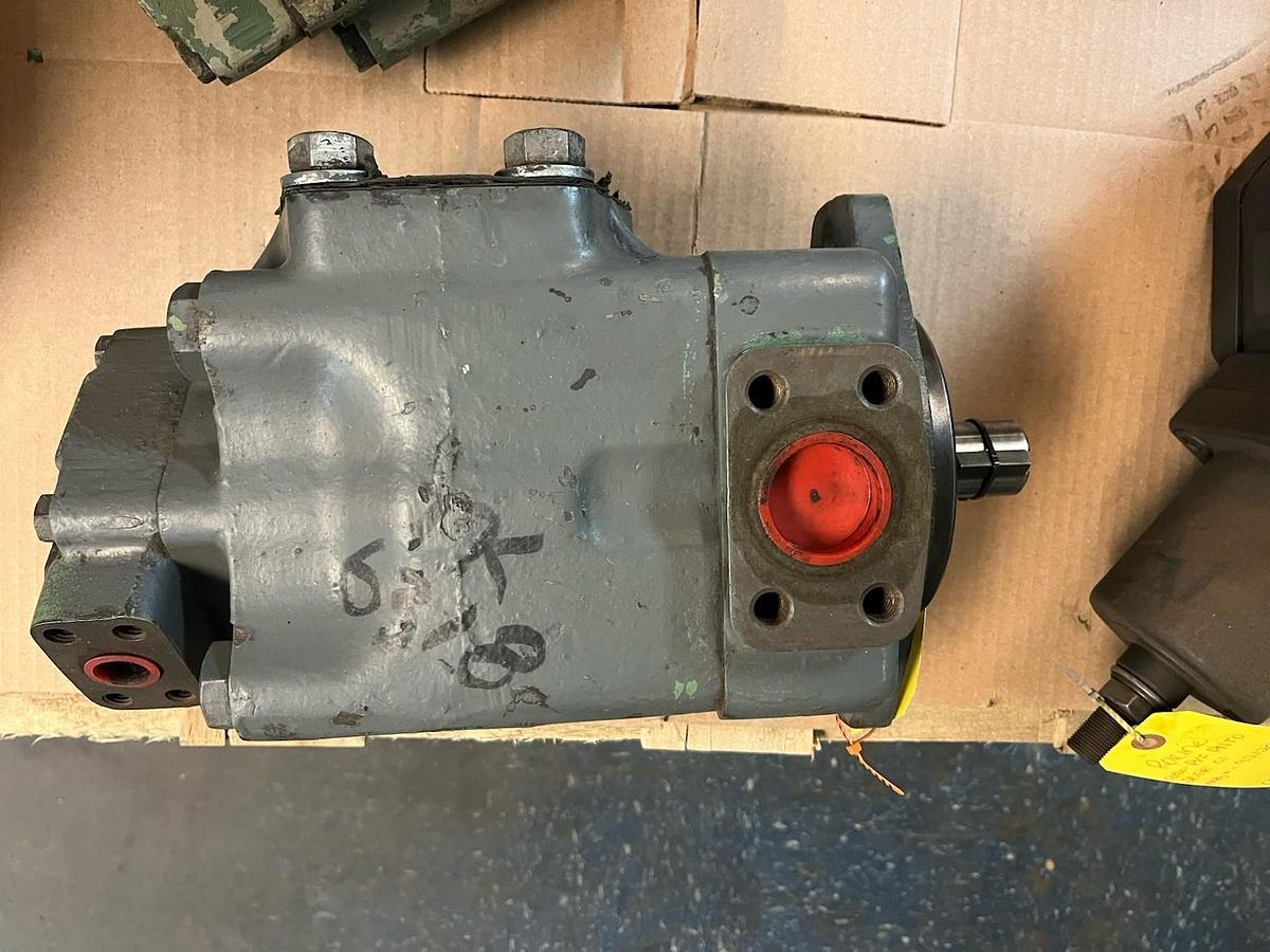 Used VICKERS,4520V-12A5-1CC-12-181,VANE PUMP