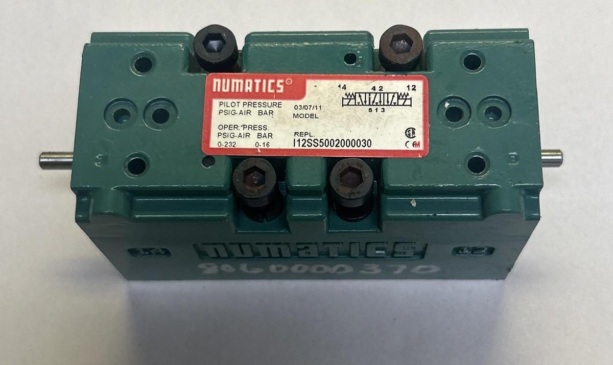 Used NUMATICS,I12SS5002000030,SOLENOID VALVE
