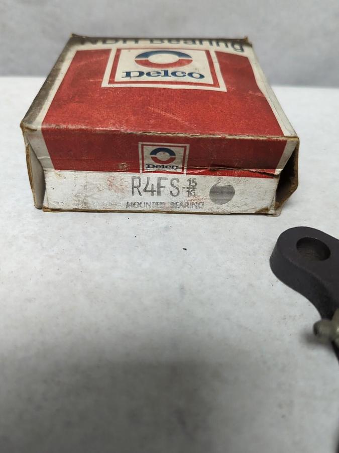 NDH DELCO,R4FS 15/16,4-BOLT FLANGE MOUNT BEARING 15/16 INCH BORE NOS