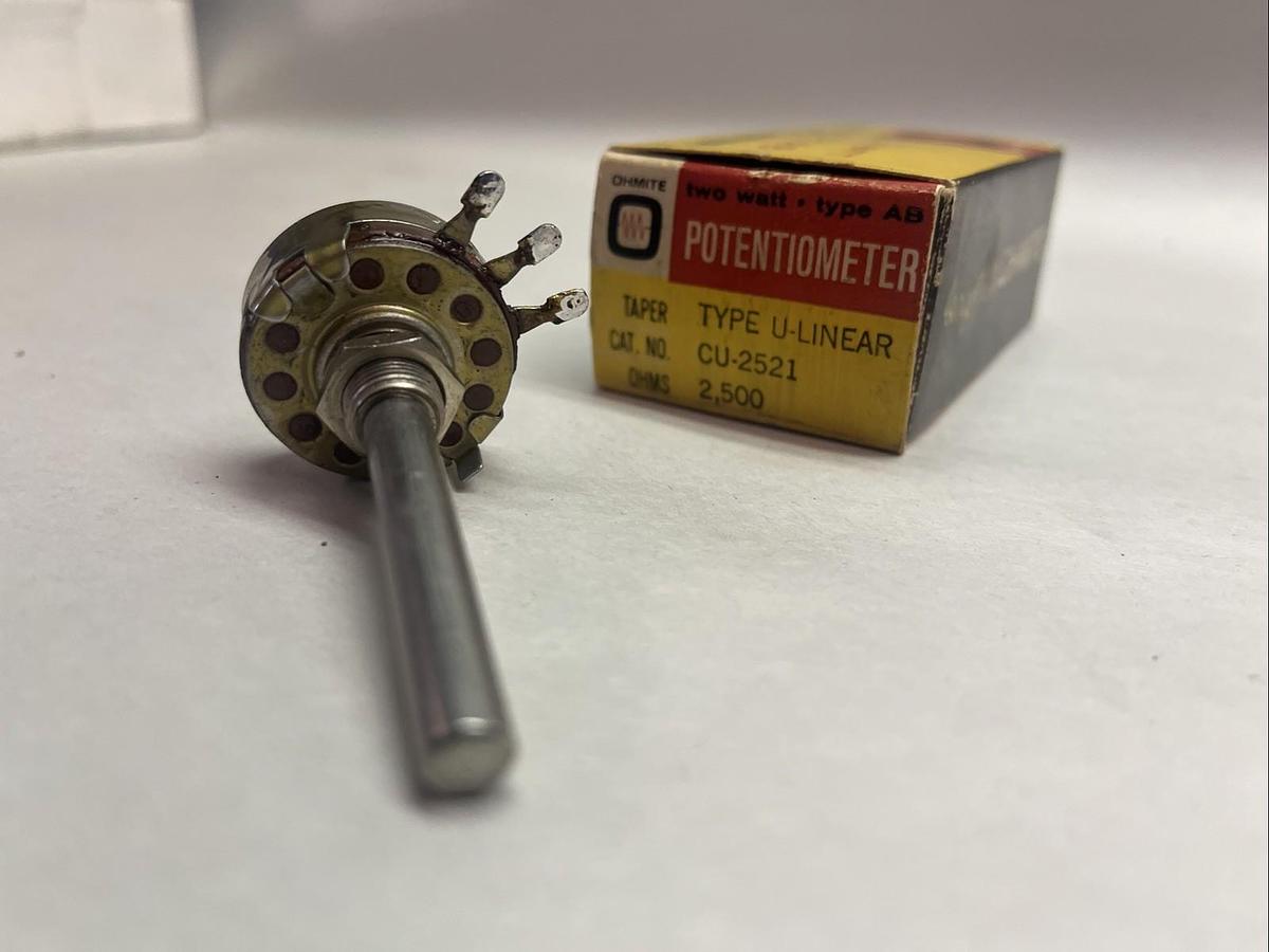 Used OHMITE,CU-2521,TYPE AB 2 WATT U-LINEAR 2.500 OHMS POTENTIOMETER