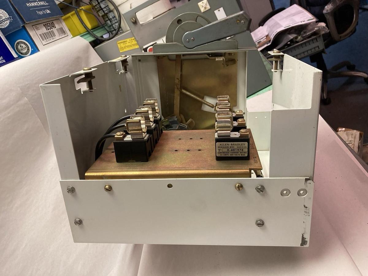 Used Allen-Bradley,2194DF-BBC DISCONNECT FUSED Bucket Size 1