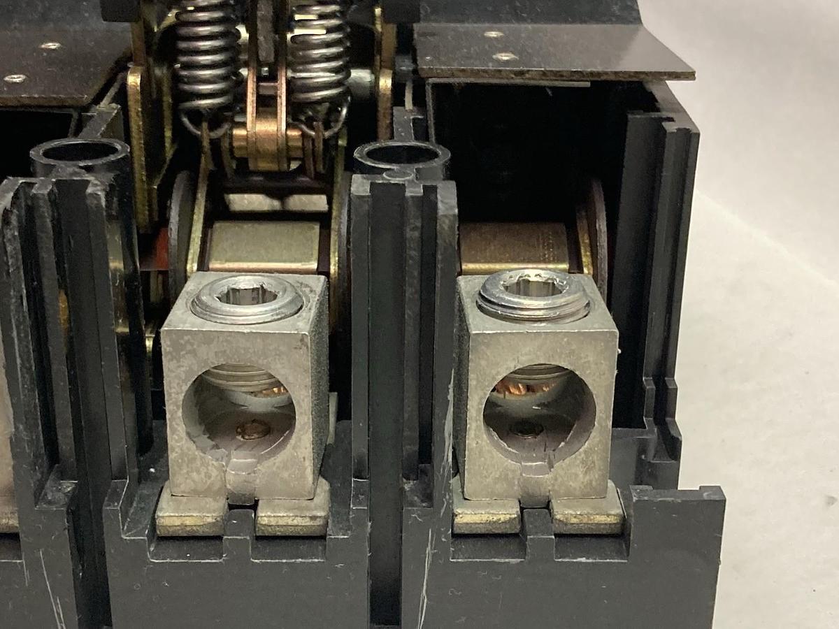 Westinghouse,DS46U,Type DS Disconnect Switch 200A 600Vac 30-150Hp