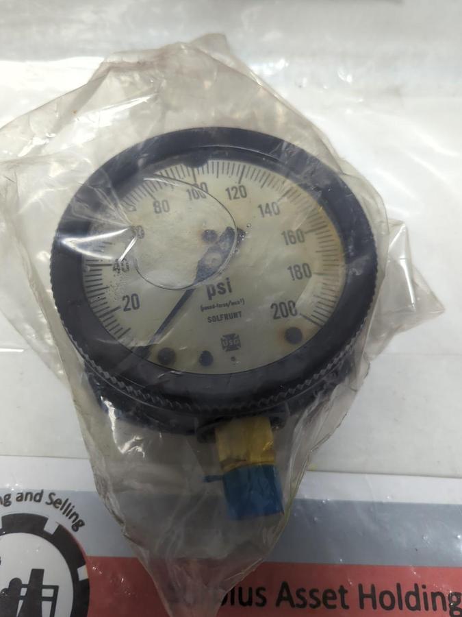 US GAUGE,0-200PSI,GAUGE 4-1/2 IN FACE 1/2 IN NPT BOTTOM CONNECTION NOS