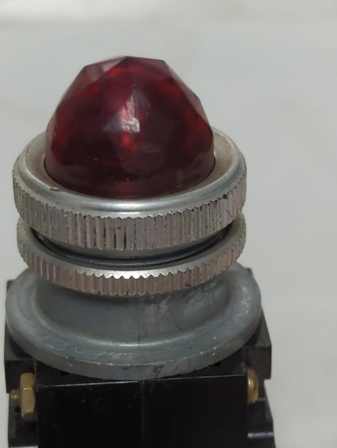 Used GENERAL ELECTRIC,CR104D116,INDICATOR LIGHT RED 28V AC/DC PRE-OWNED