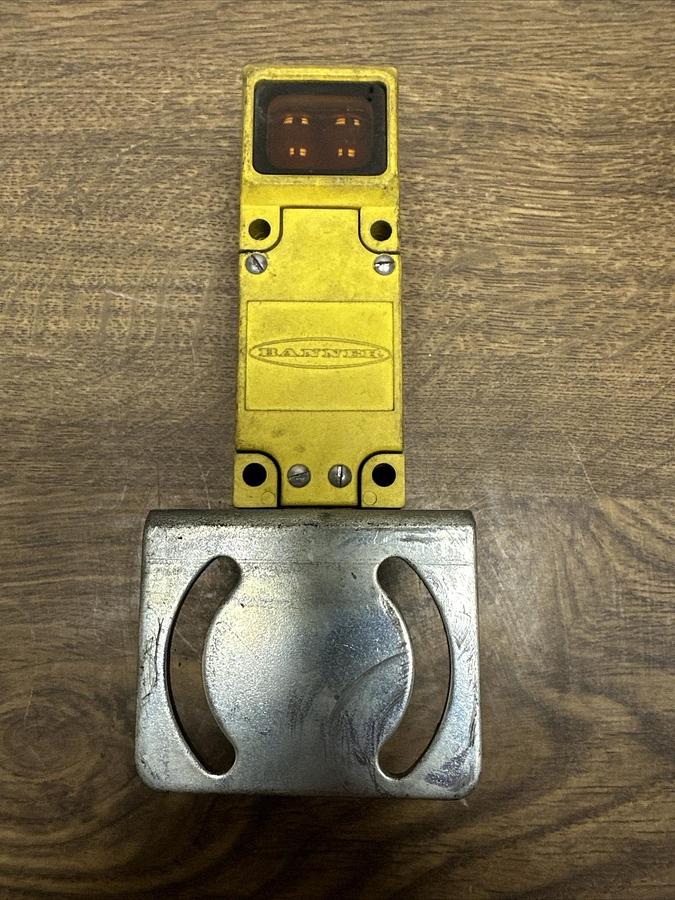 Used Banner,LVAG1-A-LM5-14,Multi Beam