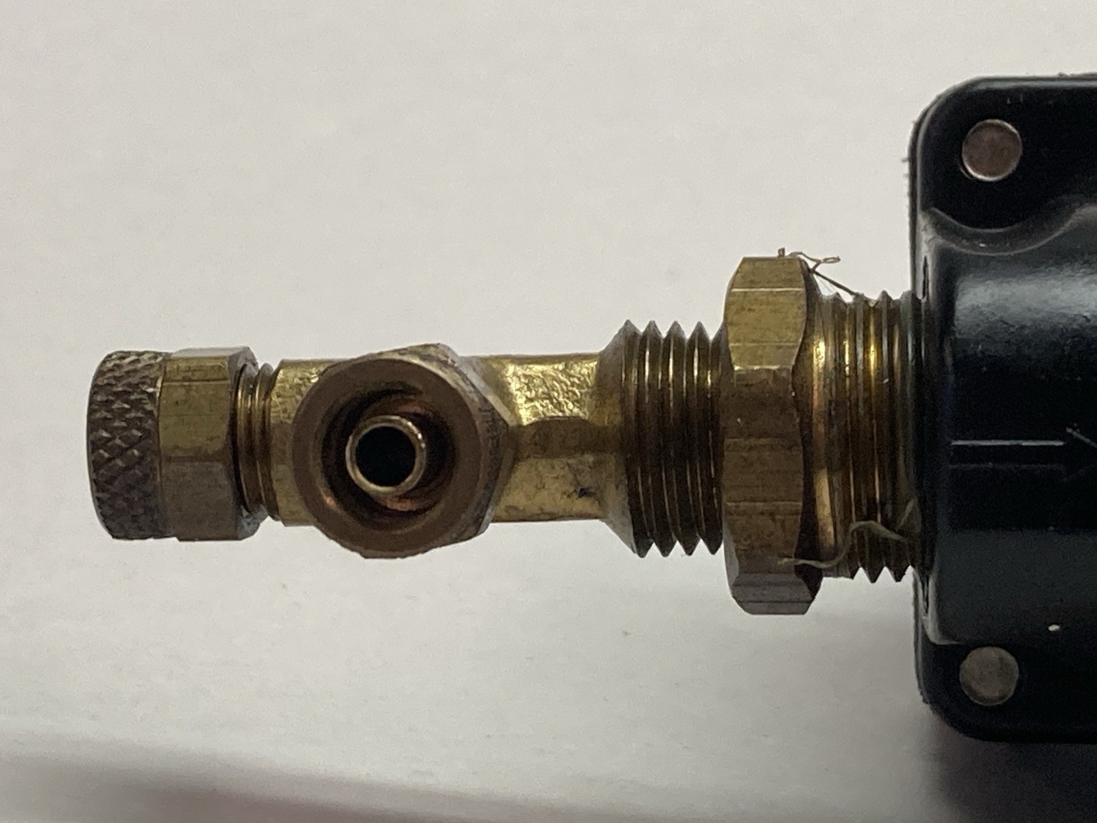 Used Fairchild,Model 30243,Pressure Regulator 250PSIG 1-60PSIG
