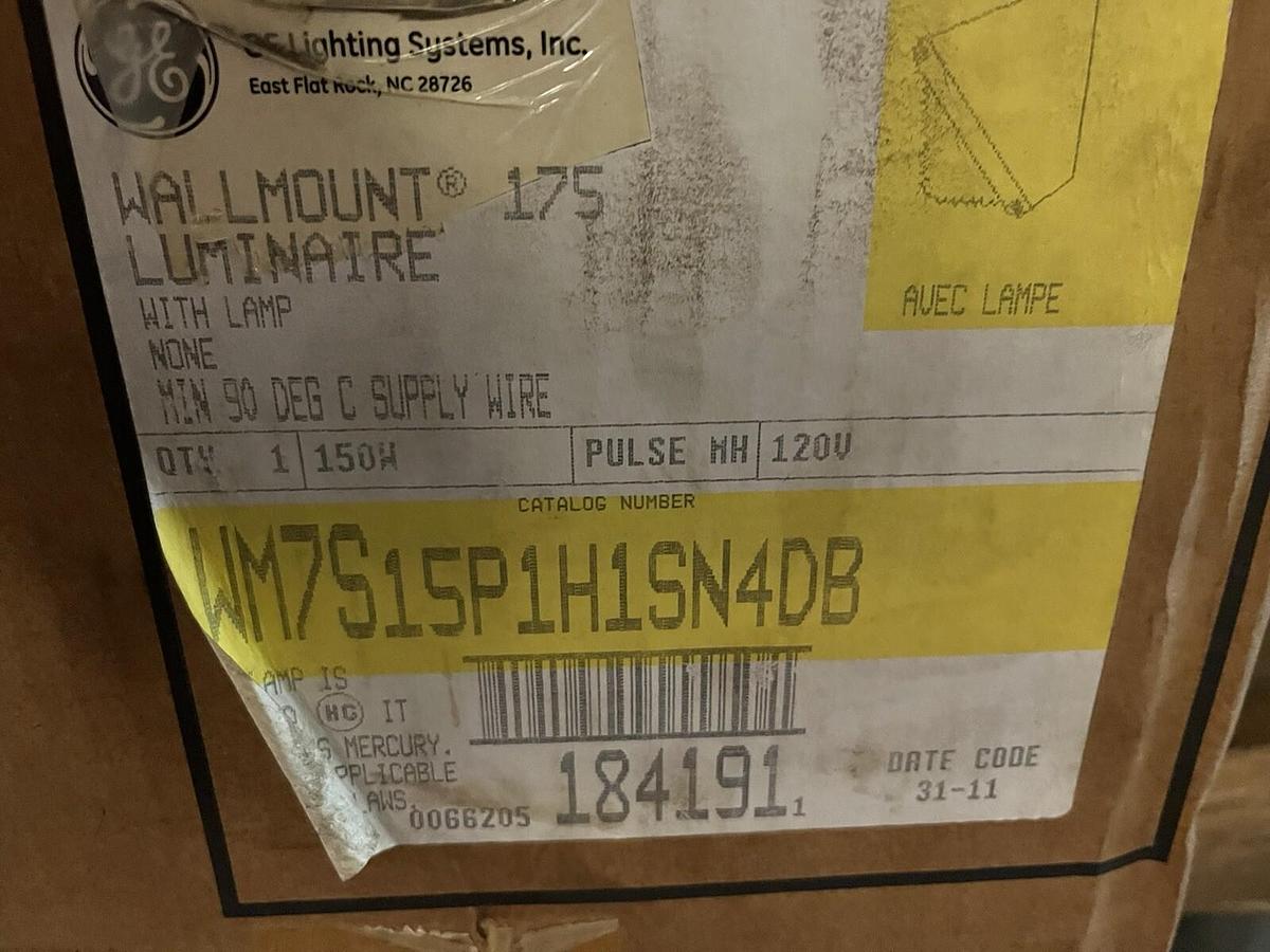GE,WM7S15P1H1SN4DB,WALLMOUNT LUMINAIRE 175 WITH LAMP 150w