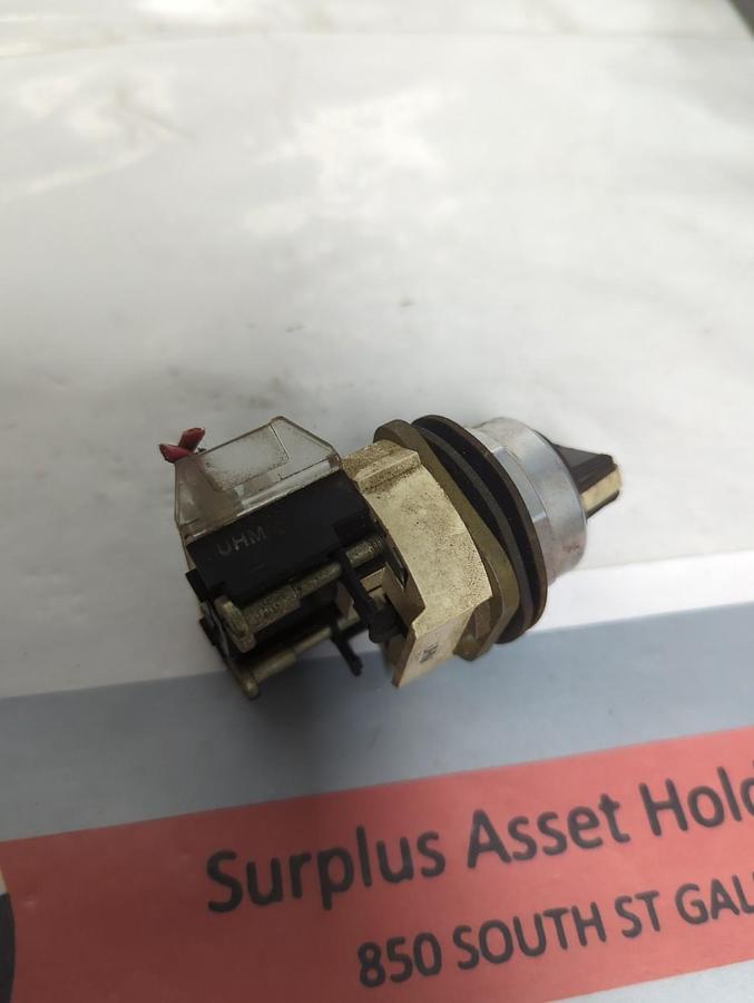 Used ALLEN BRADLEY,800T-H2,SERIES N SELECTOR SWITCH PRE-OWNED