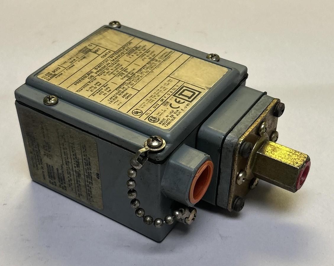 Used SQUARE D,9012GAW5,PRESSURE SWITCH