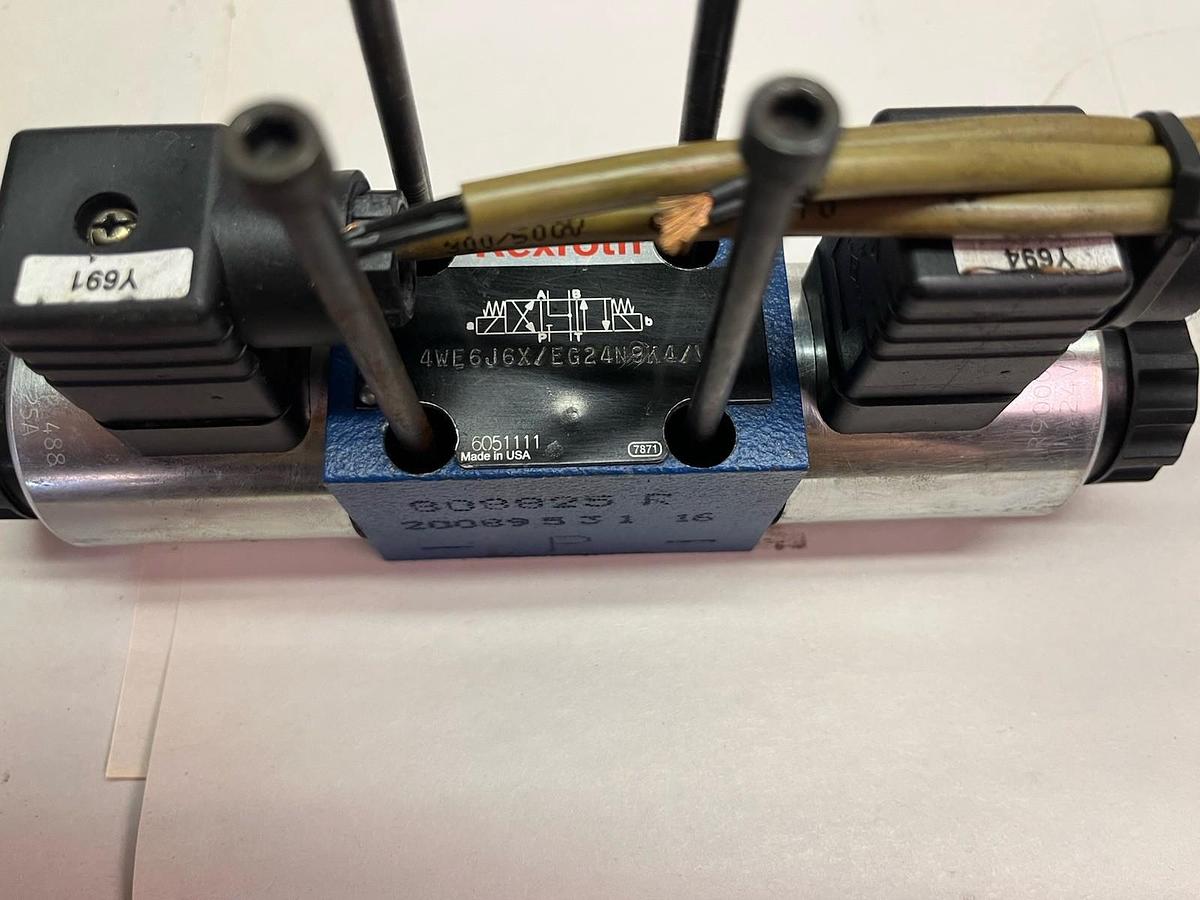 Used REXROTH,4WE6J6X/EG249K4/V,HYDRAULIC DIRECTIONAL VALVE