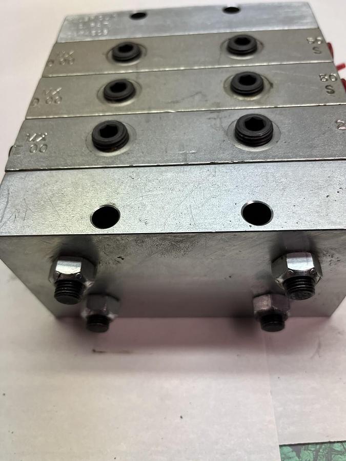 Used LUBRIQUIP,MXE-00-25S,W TWO MXD-00-50S VALVE BANK