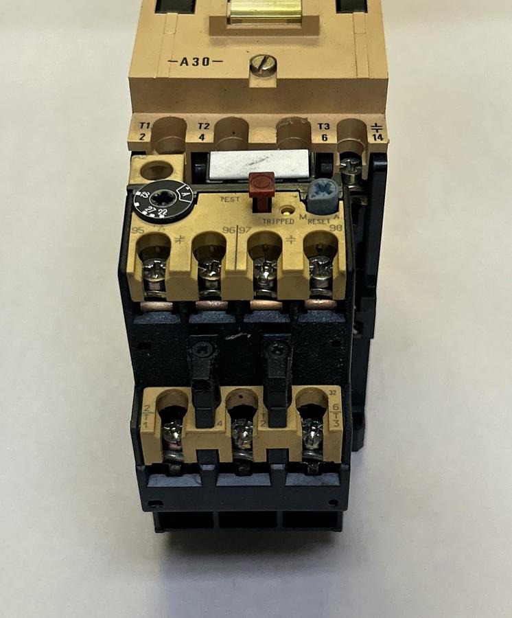Used ALLEN BRADLEY,100-A30N*3,CONTACTOR W/ 193-BSC32 OVERLOAD RELAY