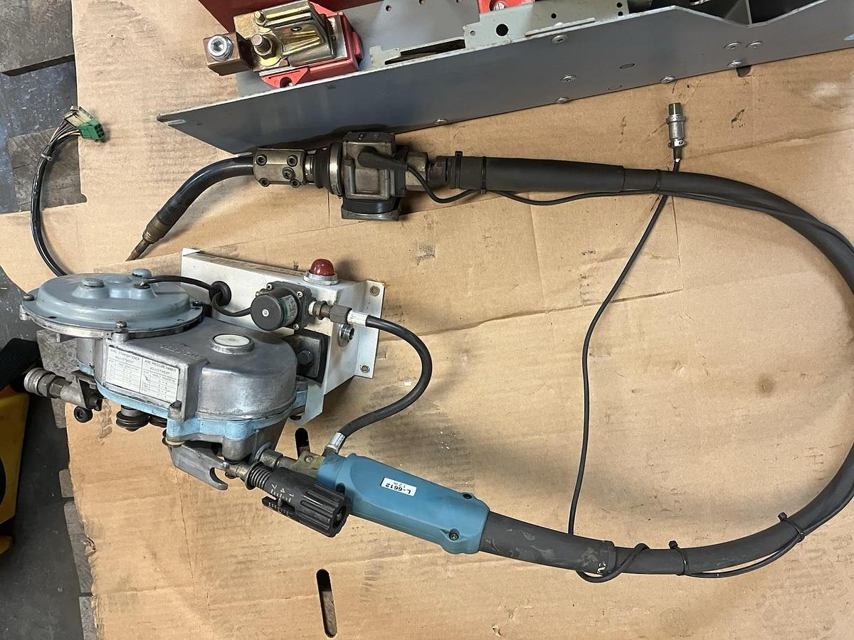 Used Daihen,K1123B01,Robotic Welder Motor Wire Feeder with L-6612 Gun