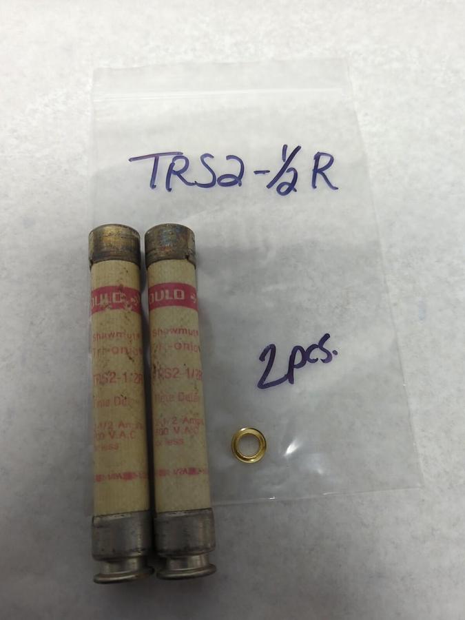 Used GOULD SHAWMUT,TRS2-1/2R,TRI-ONIC 2-1/2 AMP FUSE LOT OF 2 PRE-OWNED
