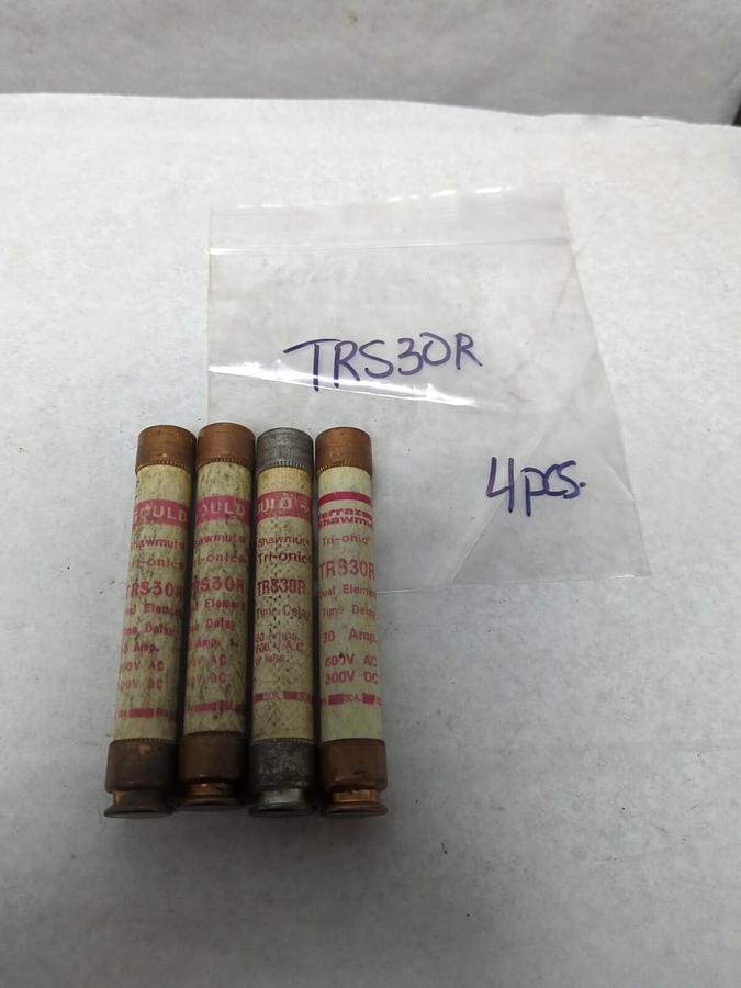 Used GOULD SHAWMUT,TRS30R,TRI-ONIC 30 AMP FUSE LOT OF 4 PRE-OWNED