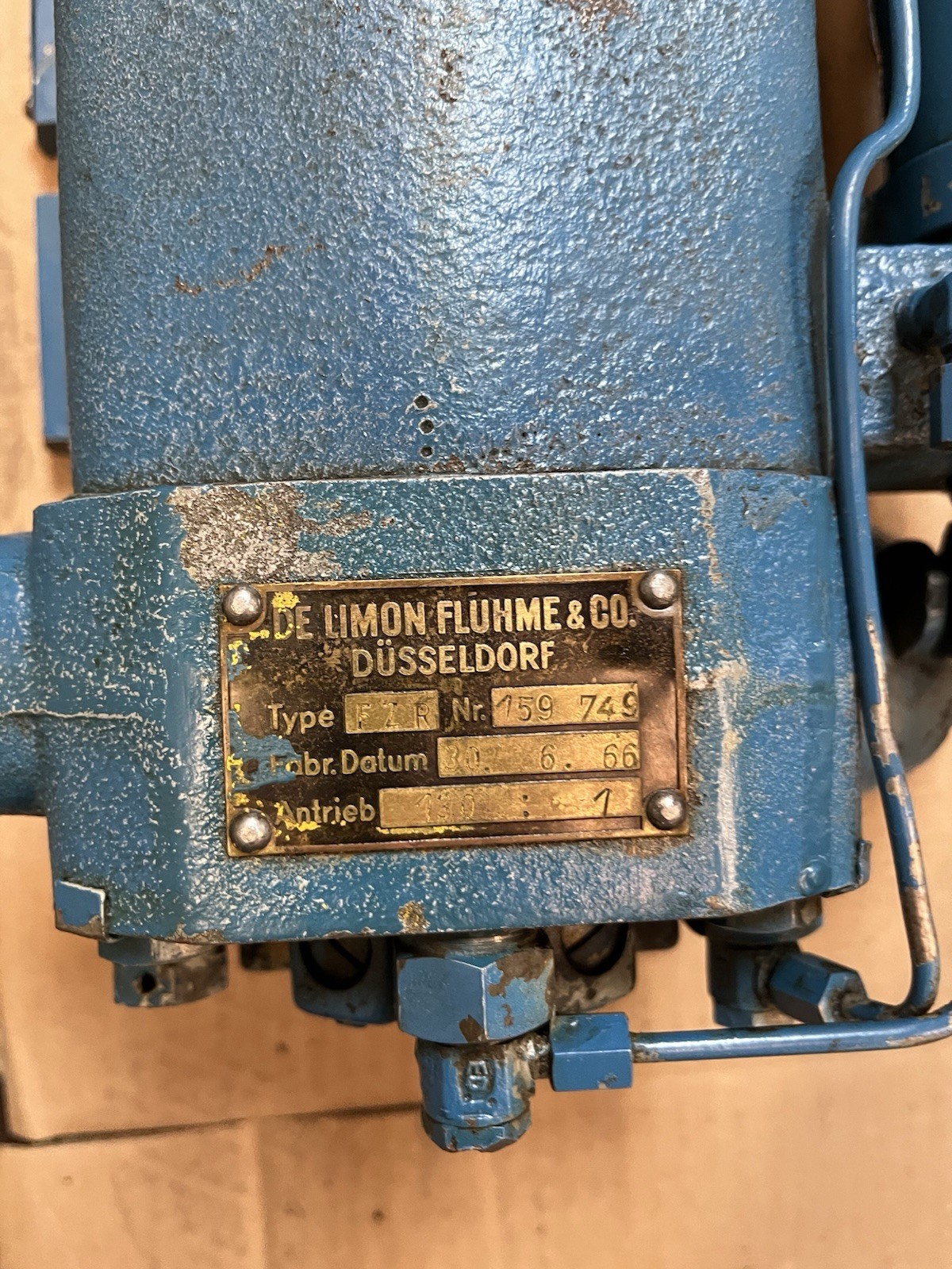 Used DE LIMON FLUHME,FZR 159-749,CENTRAL GREASE PLUNGER PUMP