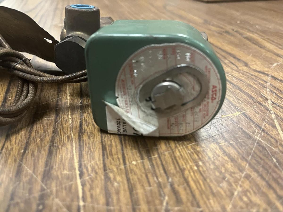 Used ASCO,8300D9U,SOLENOID VALVE 120V 3/8"