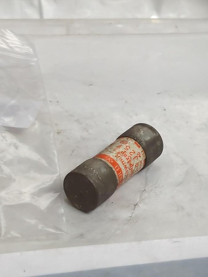 Used GOULD SHAWMUT,AXJ25,AMP-TRAP FUSE 25 AMP LOT OF 2 PRE-OWNED