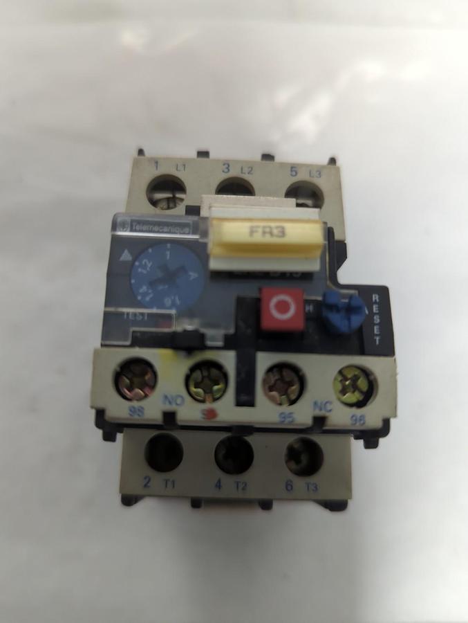 Used TELEMECANIQUE,LR2-D1306,THERMAL OVERLOAD RELAY W/ LA7-D1064 TERMINAL BLOCK