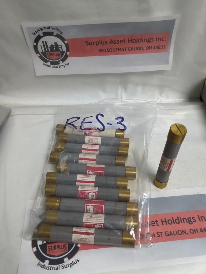 COOPER BUSSMANN,RES-3,RENEWABLE FUSE 3 AMP LOT OF 11 PRE-OWNED
