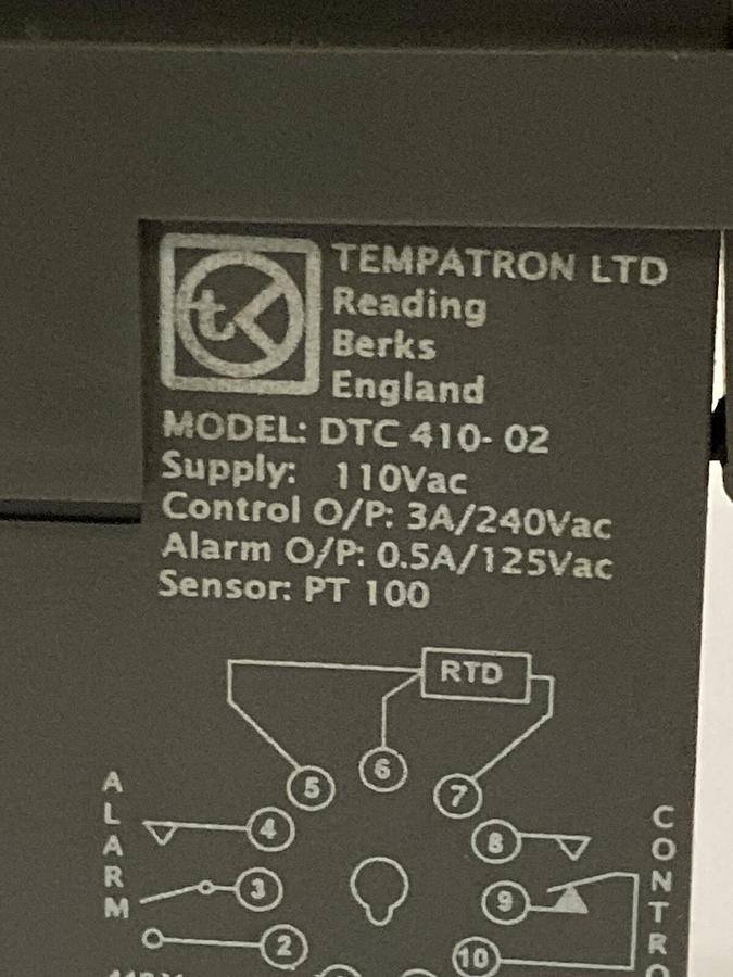 Used Tempatron,DTC 410-02,Programmable Temperature Control Relay 110V with Base
