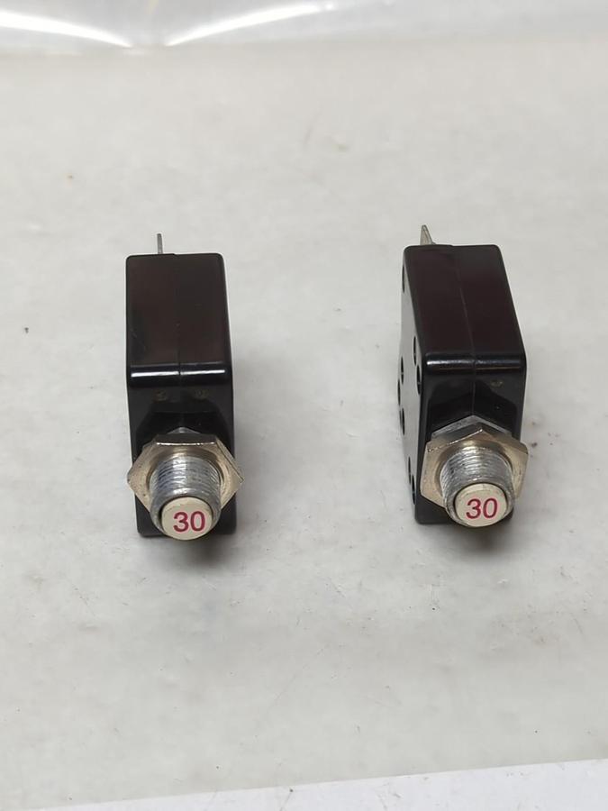 Used AMF,W58XB1A4A-30,RESET THERMAL CIRCUIT BREAKER 30 AMP LOT OF 2 PRE-OWNED