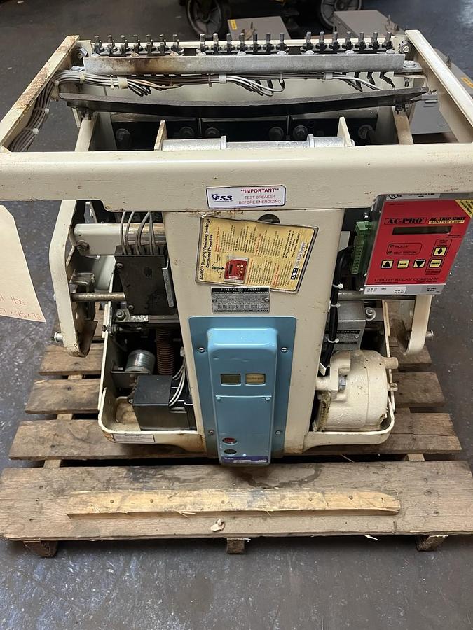 Used GE GENERAL ELECTRIC,AK-2A-50-2,LOW VOLTAGE POWER CIRCUIT BREAKER 1600A 600VAC
