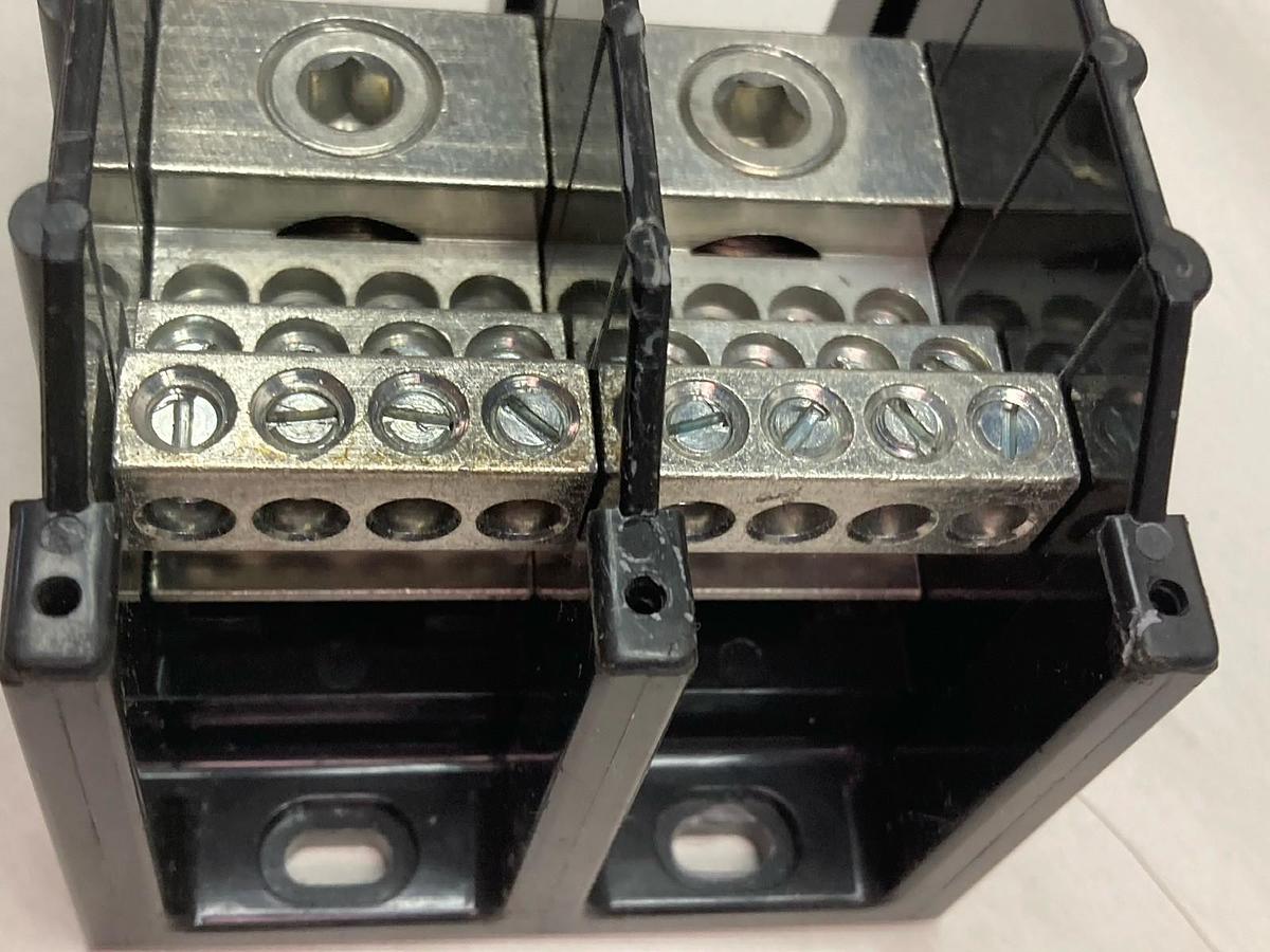 Used Bussmann,16370-2,Power Distribution Block 310A 600V