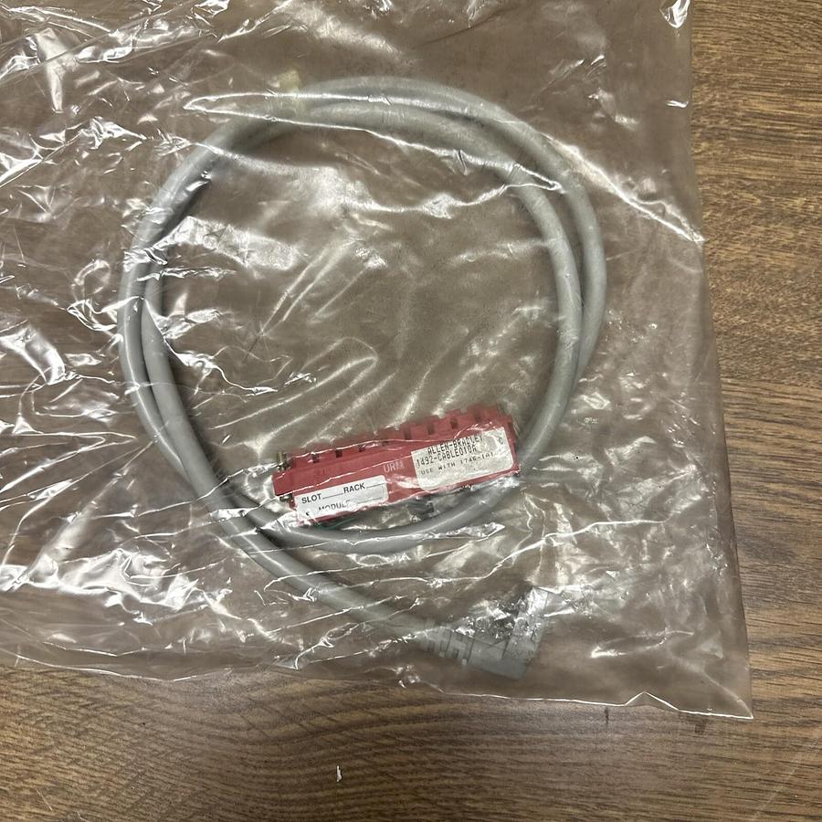 Allen Bradley,1492-Cable010A,Pre-Wired Cable