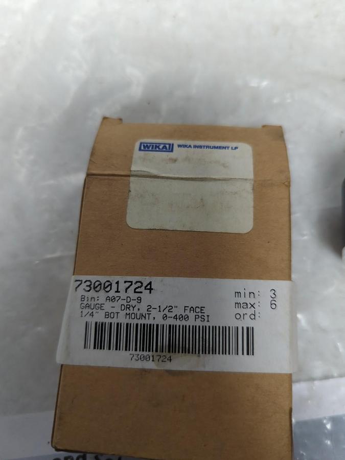 WIKA,0-400,GAUGE 2-1/2 IN FACE 1/4 IN NPT BOTTOM CONNECTION NOS