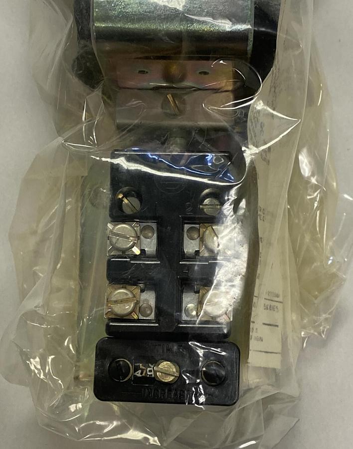 ALLEN BRADLEY,849DC-ZOG334,SER C PNEUMATIC TIMING RELAY NEW NO BOX