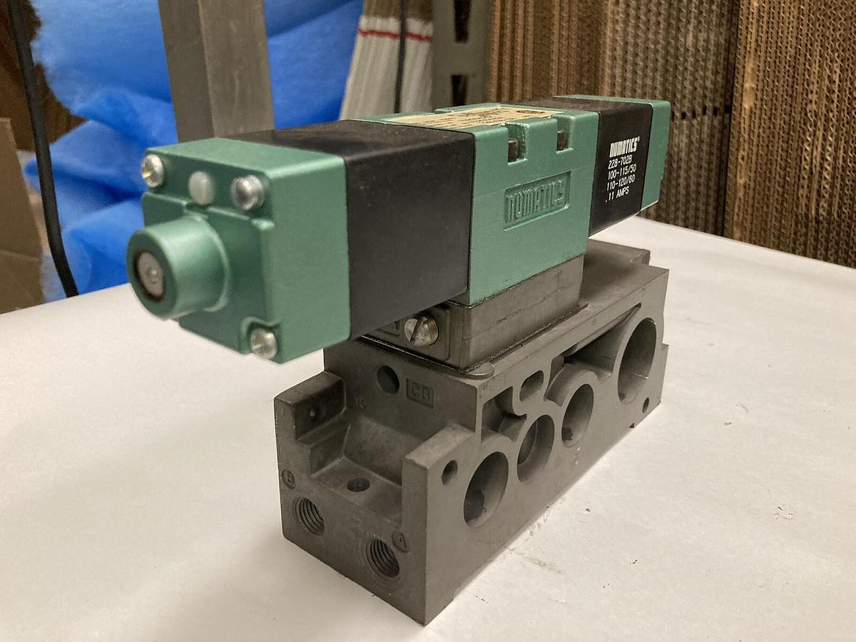 Used Numatics,152SS425K,Solenoid Valve 150 PSIG-Air 11 Amps
