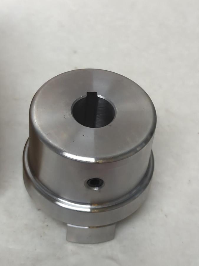 BOSTON,08270,STEEL COUPLING HALF BORE FC25 3/4 INCH NOS