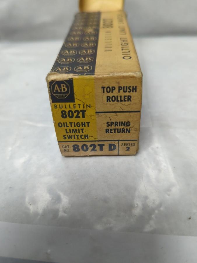 ALLEN BRADLEY,802TD,SERIES 2 OIL TIGHT LIMIT SWITCH NOS