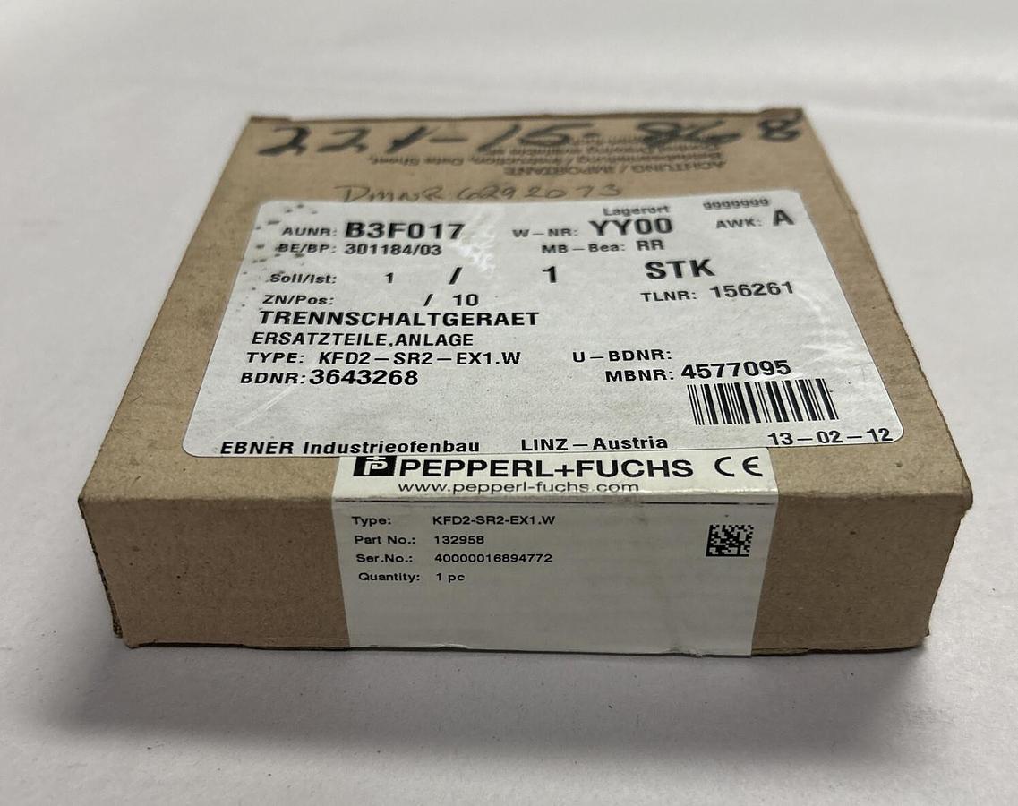 Used PEPPERL & FUCHS,KFD2-SR2-EX1.W,SWITCH AMPLIFIER NEW