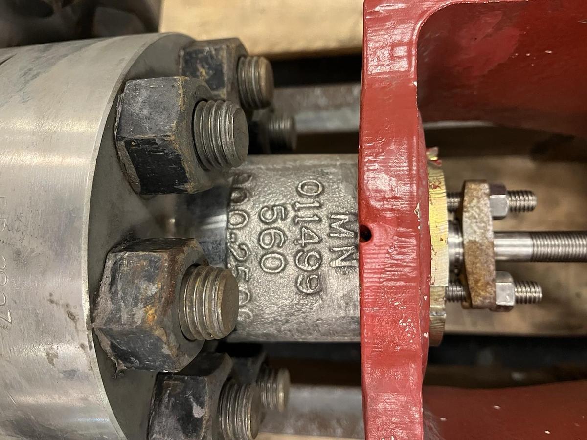 Used DRESSER MASONEILAN,88-21914,ACTUATOR CONTROL VALVE 2" 1500 CF8M