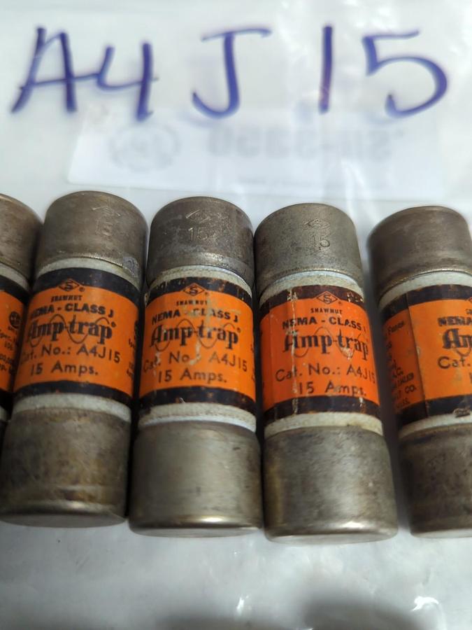 Used CHASE SHAWMUT,A4J15,AMP-TRAP 15 AMP FUSE LOT OF 9 PRE-OWNED