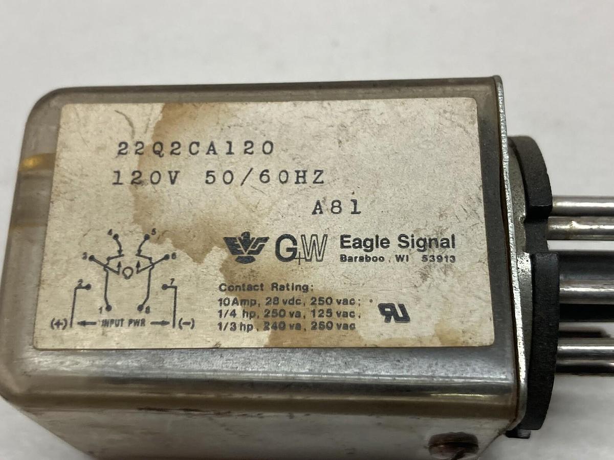 Used Eagle Signal,22Q2CA120,Relay 120V 50/60Hz