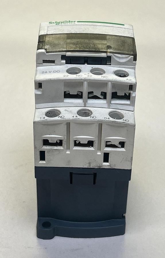 Used SCHNEIDER ELECTRIC,CAD23BD,CONTACTOR