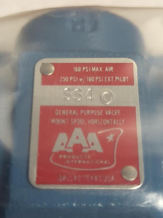 AAA PRODUCTS,SS4,SOLENOID VALVE 1/2 INCH TWO-POSITION NOS