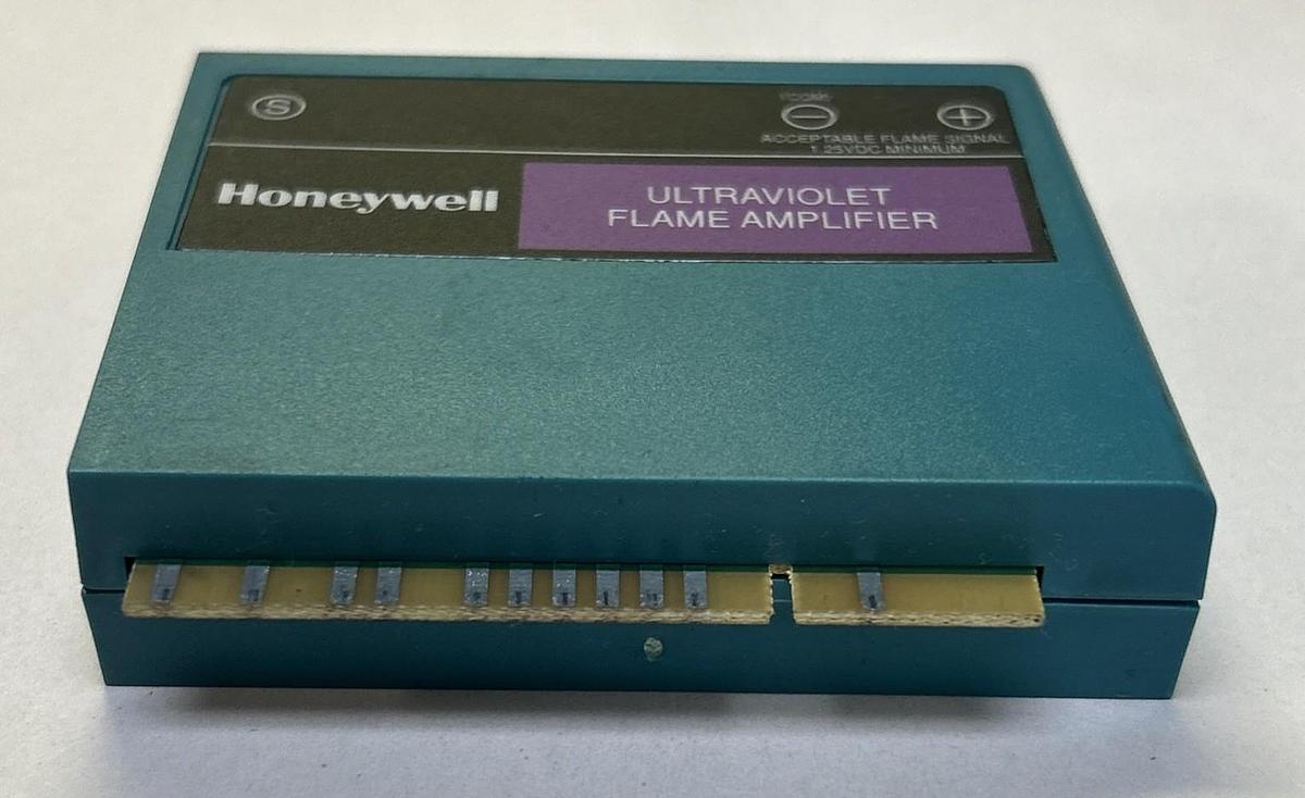 Used HONEYWELL,R7849A1023,ULTRAVIOLET FLAME AMPLIFIER RELAY MODULE