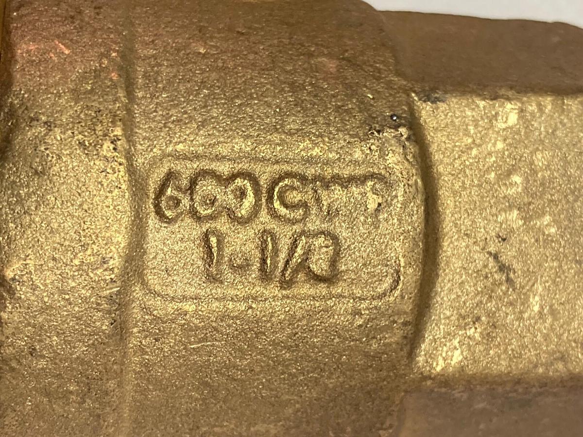 Used Apollo,70-107-27,Manual Bronze Ball Valve 1-1/2 Inch