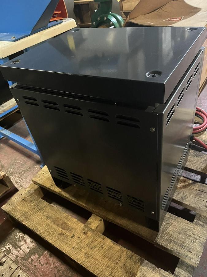 GNB,FER100-12-600-T1,BATTERY CHARGER 3PH OUTPUT 24VDC 105 AMPS