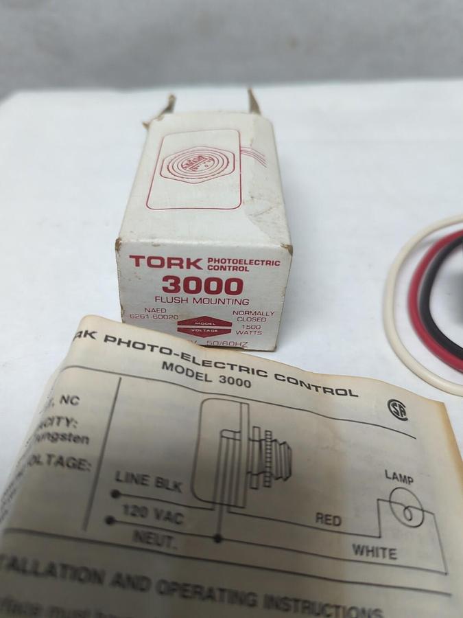 TORK,3000,FLUSH MOUNTING PHOTOELECTRIC CONTROL 105/130V 50/60HZ NOS