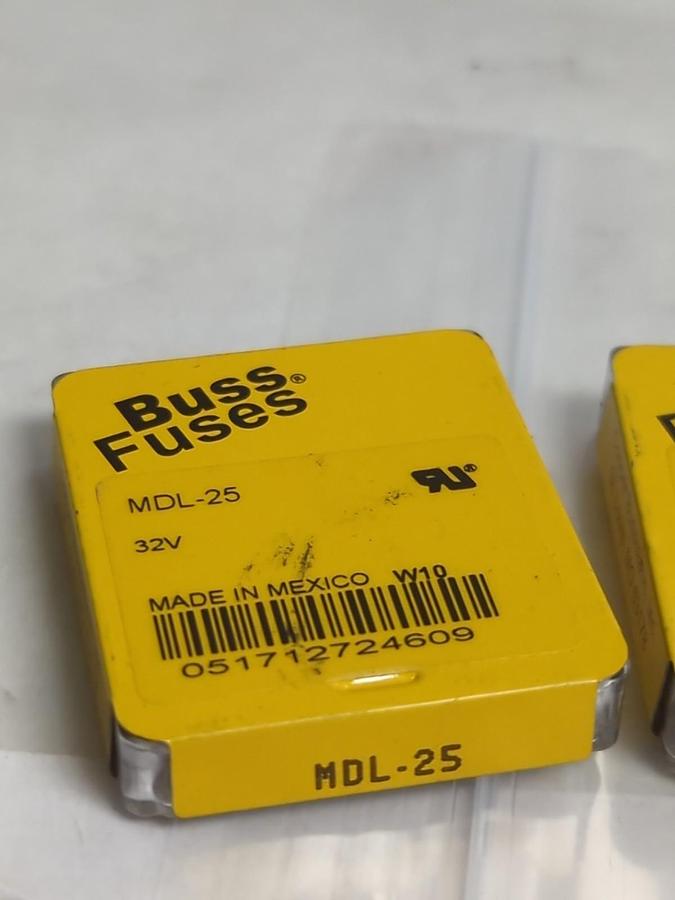 COOPER BUSSMANN,MDL-25,GLASS FUSE LOT OF 20 PCS NOS