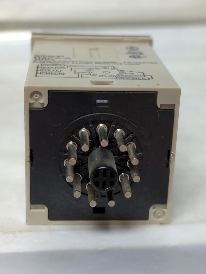 Used OMRON,H3CA-A,TIMER 3A 250VAC PRE-OWNED