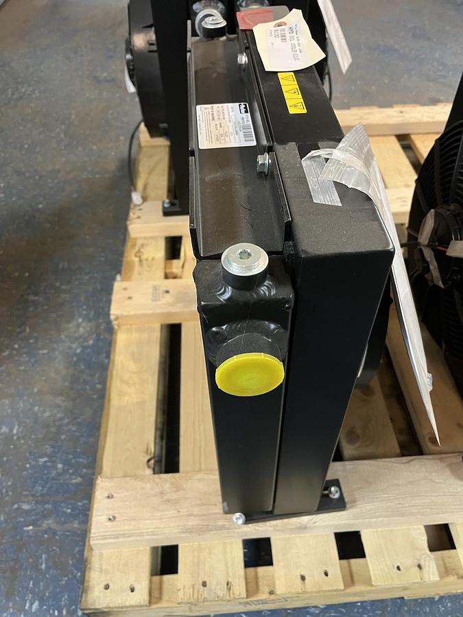 PARKER,ULDC-016-A-000SW,HYDRAULIC OIL COOLER 12VDC FAN