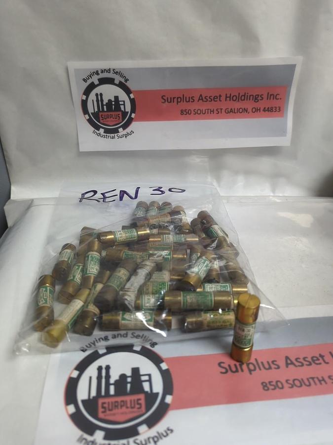 COOPER BUSSMANN,REN-30,RENEWABLE 30 AMP FUSE LOT OF 40 PRE-OWNED